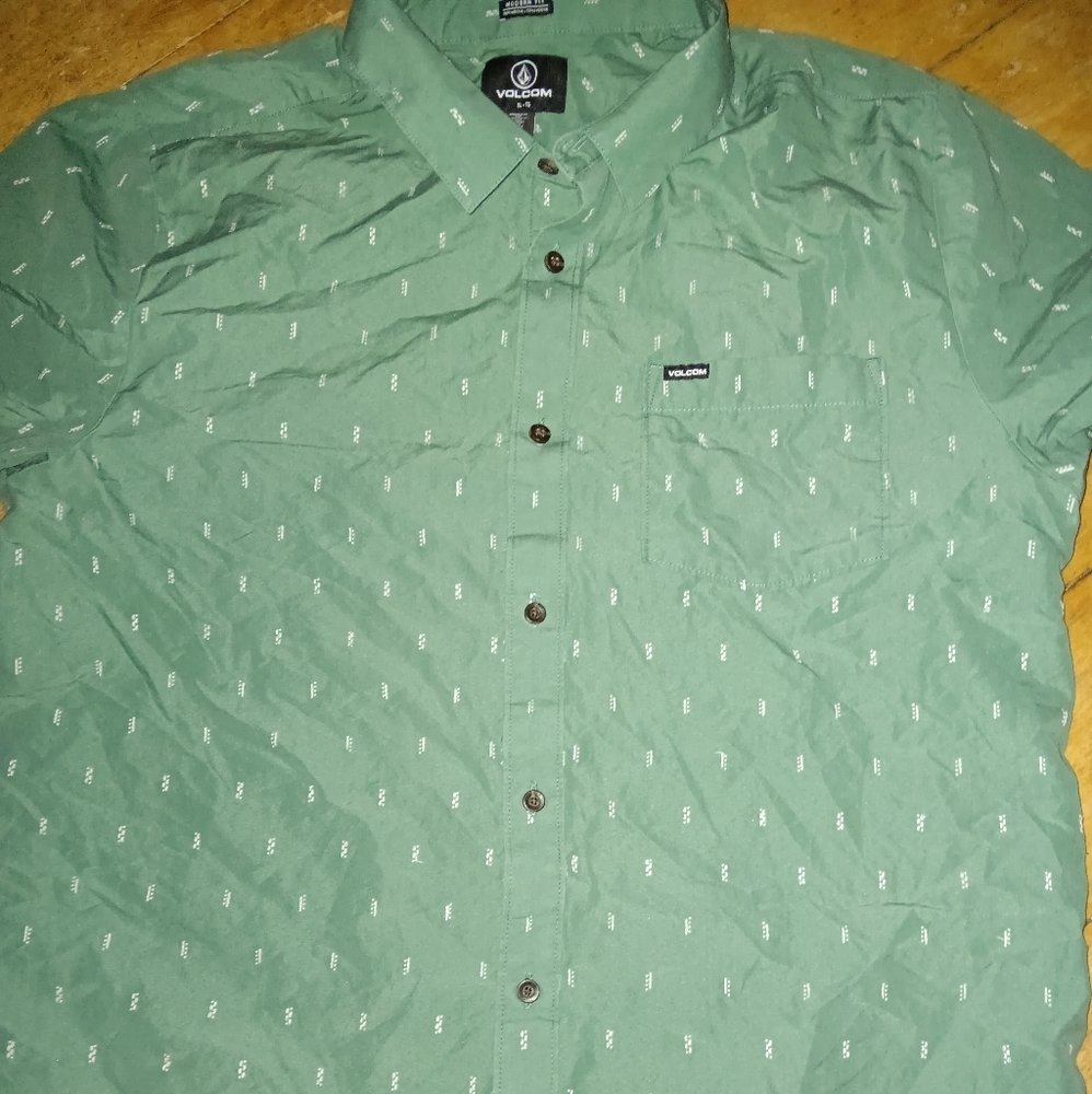 Volcom button up short sleeve XL